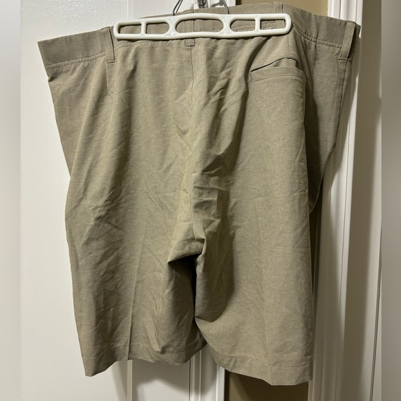 Haggar Men’s Shorts - Picture 2 of 4